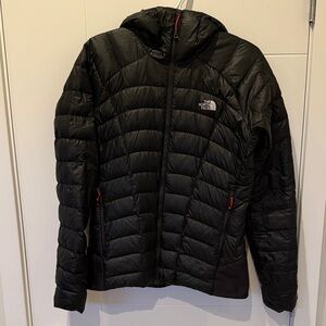 The North Face Women's Black Hooded Puffer Jacket